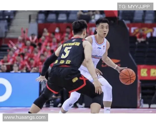 深圳篮球队在邀请赛中的比赛经验与表现分析与点评